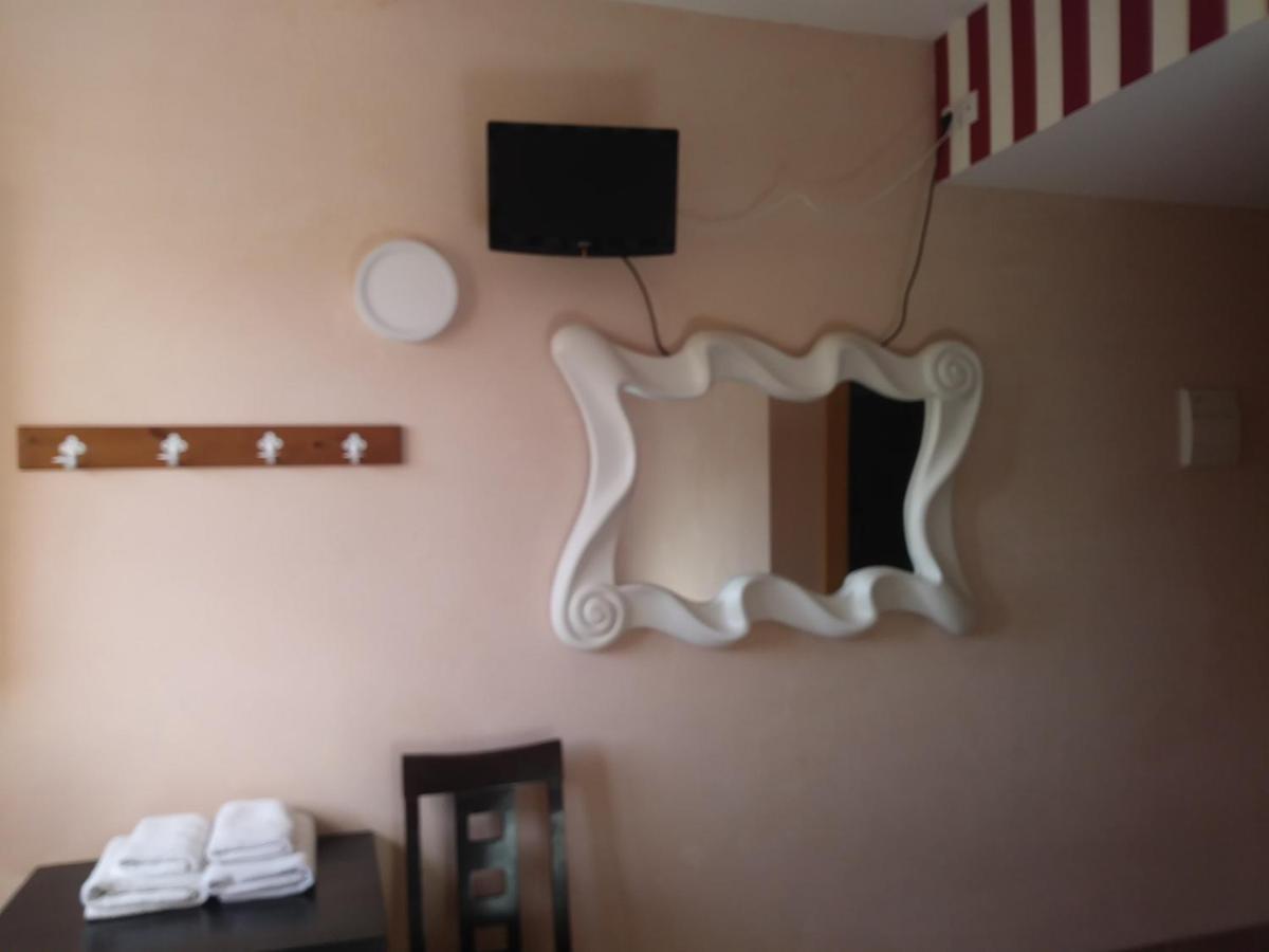 Albergue De Las Estrellas Navarrete Chambre photo